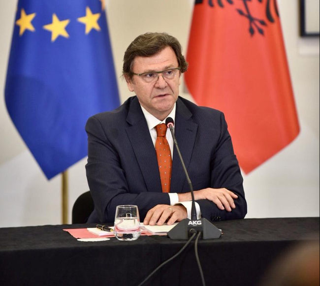 Zef Mazi, panoramaal