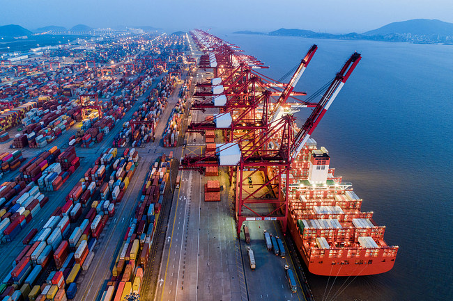 Porti Yangshan i Shangait/ VCG