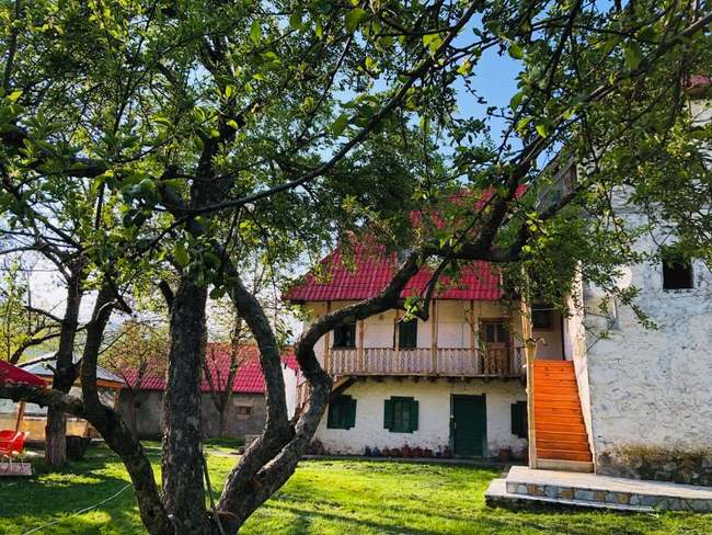 Bujtina Tradicionale Tom Dragu - Foto nga Facebook faqja zyrtare