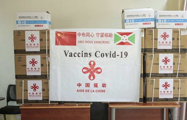 Më 14 tetor u mbërritën në Brundi ndihmat kineze me vaksinat kundër COVID-19/ VCG