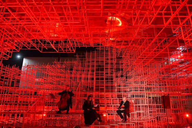 Poezitë e poetëve shqiptarë recitohen tek “Reja” - foto Elva Margariti Facebook