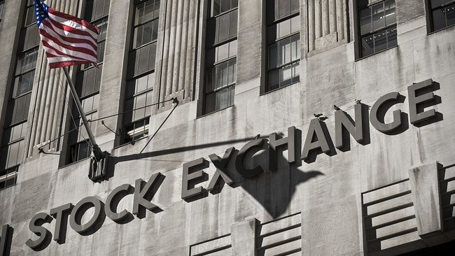 Foto/CFP: Bursa e Nju-Jorkut në Distriktin Financiar të Manhatanit të Poshtëm në Qytetin e Nju-Jorkut, ShBA