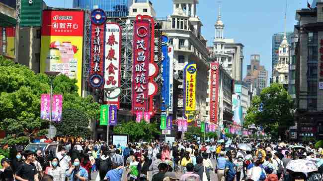 Obrázek: Ulice Nanjing (Nan-ťing) je nákupní centrum v čínské Šanghaji. /VCG<br><br>