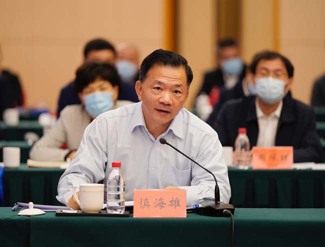 Na snímku je náměstek vedoucího propagačního oddělení Ústředního výboru KS Číny a ředitel a šéfredaktor CMG Shen Haixiong.