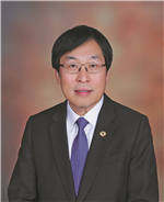 An Laishun, profesor na Šanghajské univerzitě
