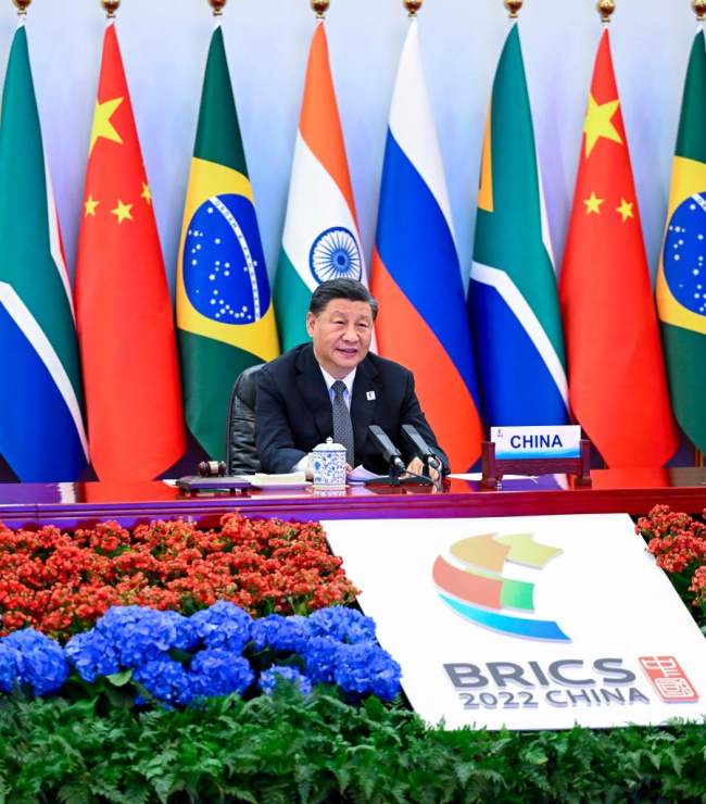 Ο Κινέζος Πρόεδρος Σι Τζινπίνγκ εκφωνεί ομιλία με τίτλο «Οικοδόμηση υψηλής ποιότητας εταιρικής σχέσης και έναρξη ενός νέου ταξιδιού συνεργασίας BRICS» στην 14η Σύνοδο Κορυφής BRICS στο Πεκίνο, πρωτεύουσα της Κίνας, 23 Ιουνίου 2022. (φωτογραφία/Xinhua)