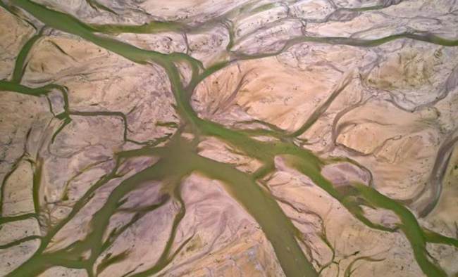 Μια αεροφωτογραφία δείχνει το τμήμα Γιονγκτζί του Κίτρινου Ποταμού στο Γιουτσένγκ της επαρχίας Σανσί. [Φωτογραφία/ chinadaily.com.cn]