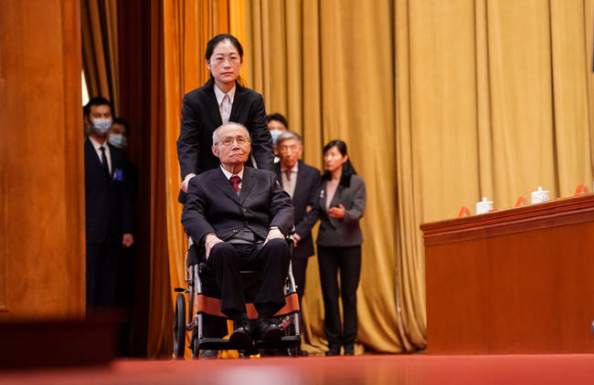 A loro è stato conferito il più alto premio nazionale nel campo delle scienze e della tecnologia!