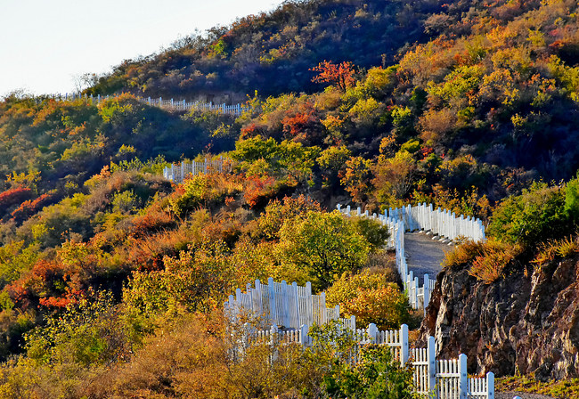Satul Xidamo, îmbrățișat de culorile toamnei