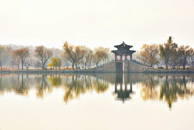 Plimbare la Palatul de Vară, la începutul iernii